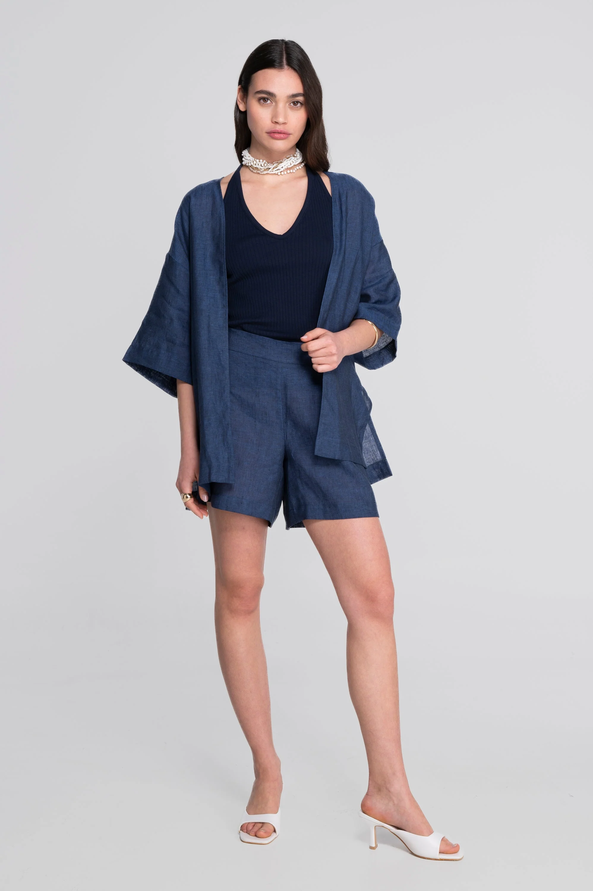 Linen kimono with flared sleeves and side slits 7553L - Image 13