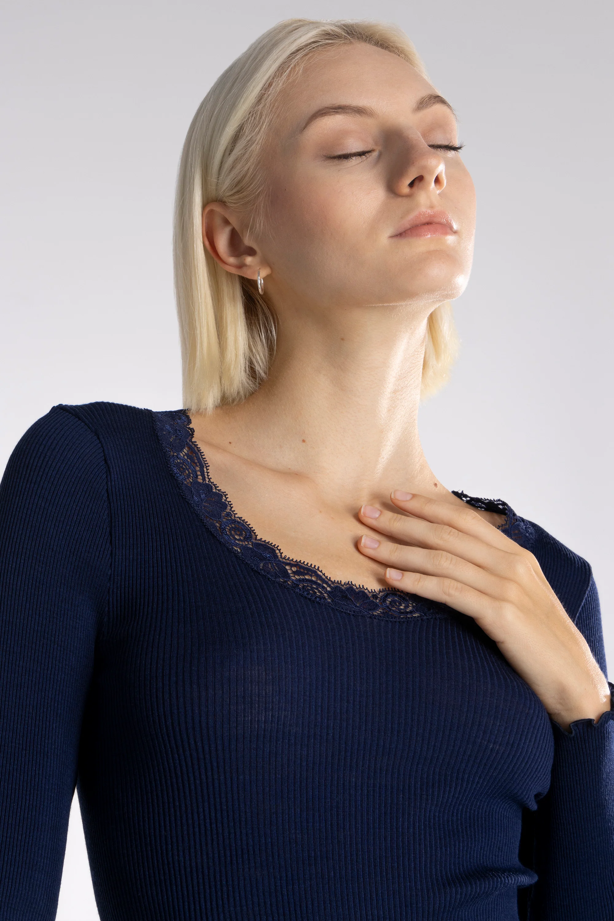 Long-sleeved shirt in wool and silk with Leavers lace 3416 - Image 12