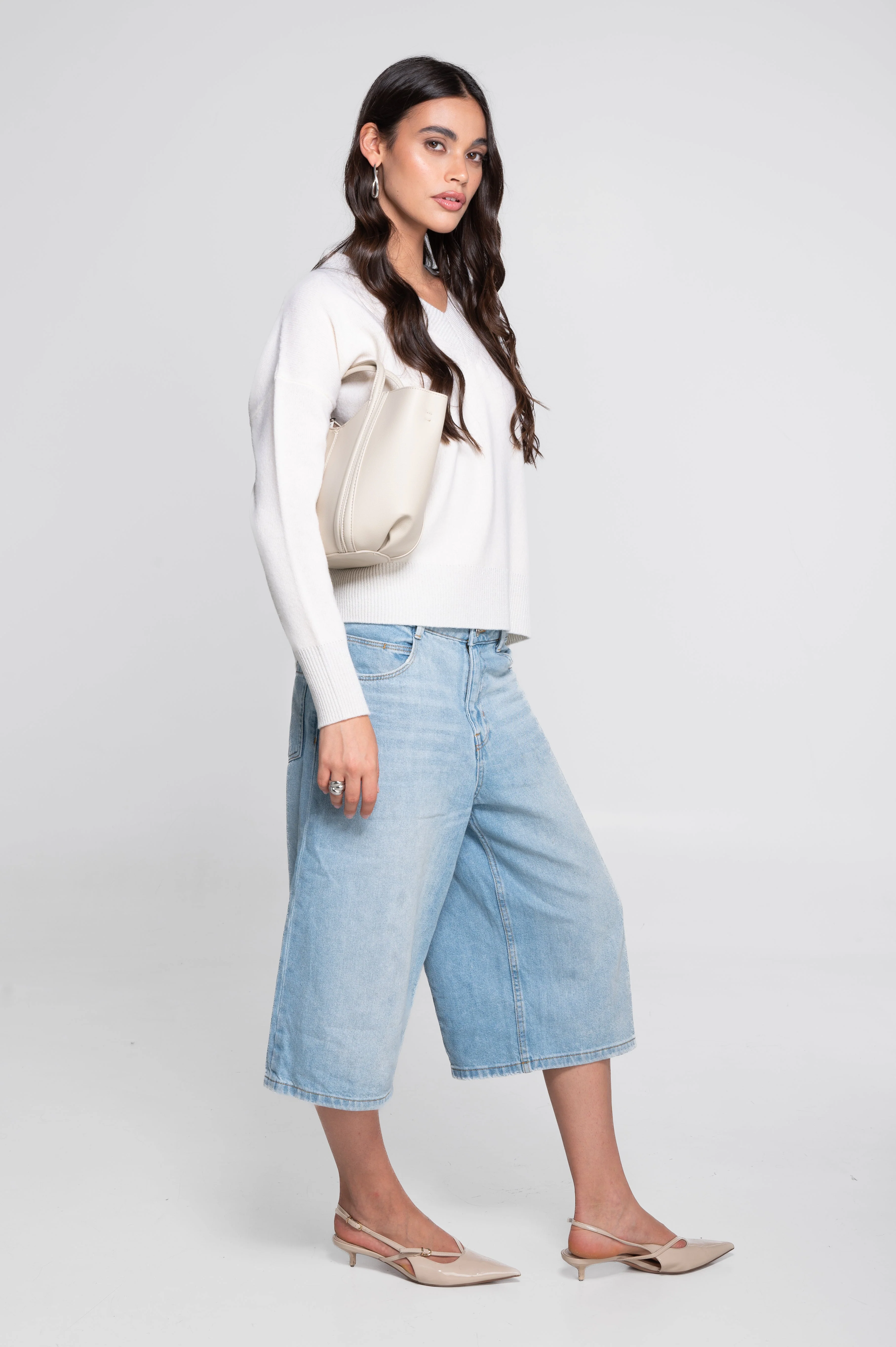 V neck pullover in pure carded wool with lurex details 7672L - Image 2
