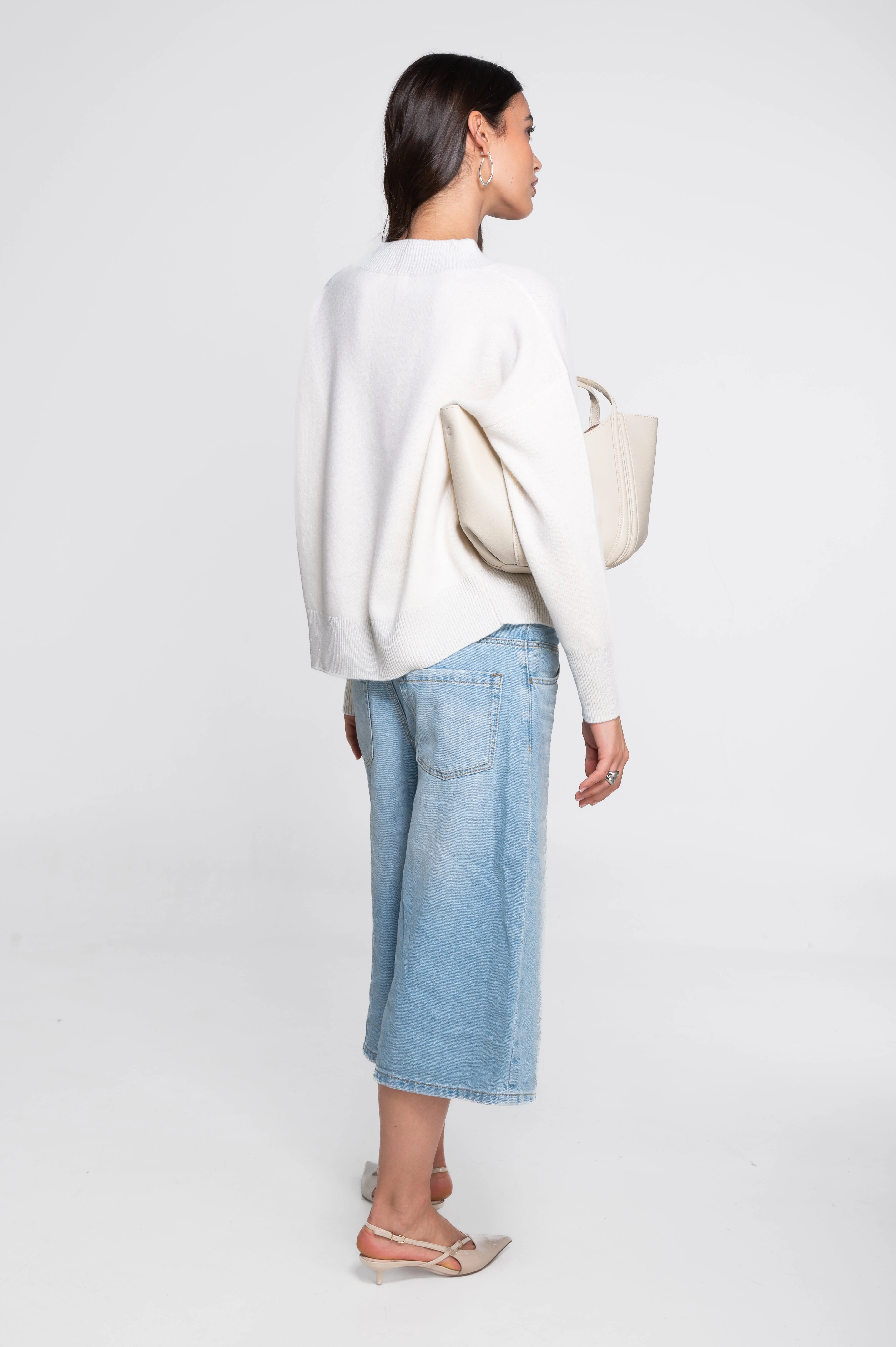 V neck pullover in pure carded wool with lurex details 7672L - Image 3