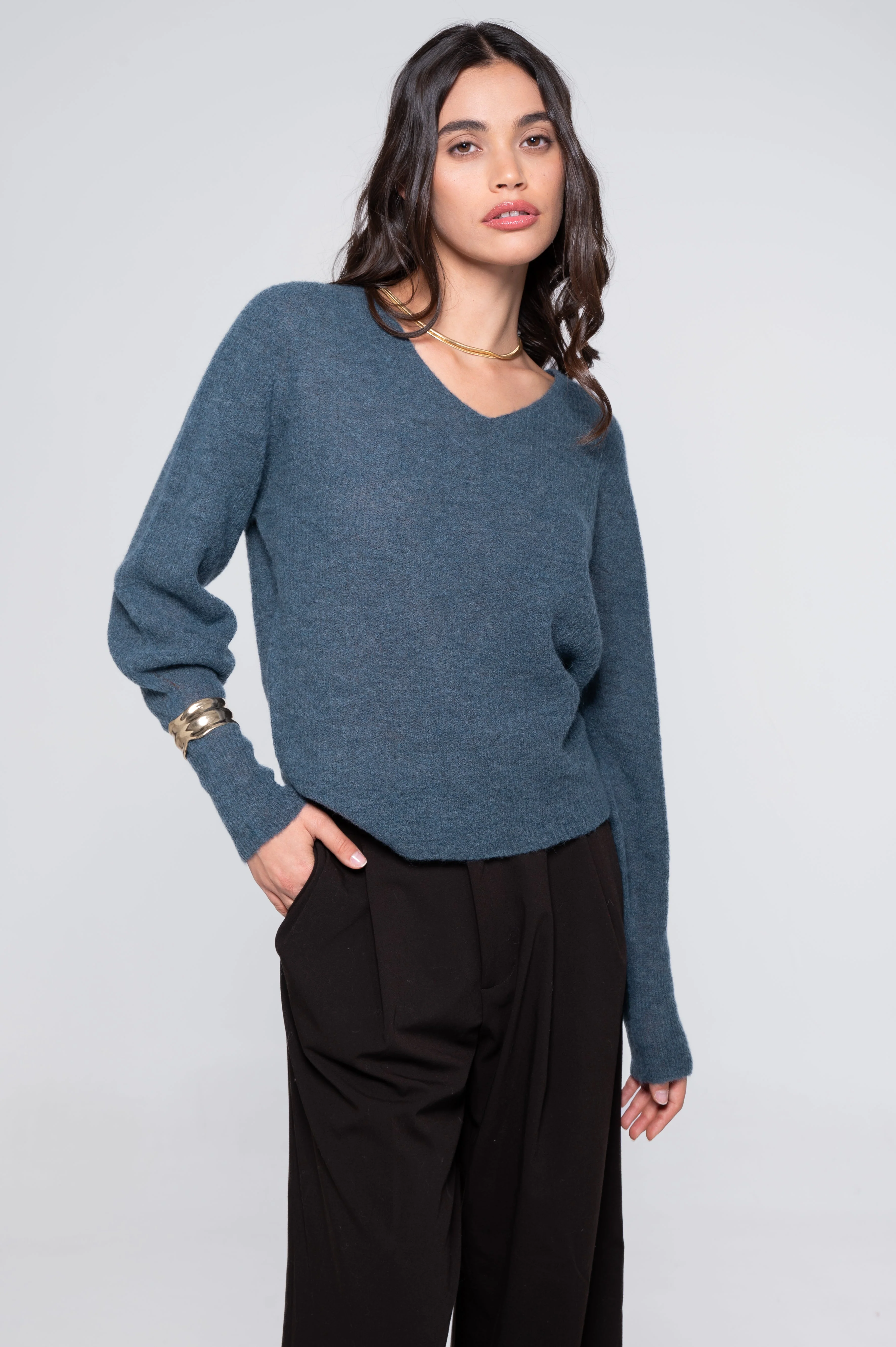 V neck pullover in alpaca 7483 - Image 21