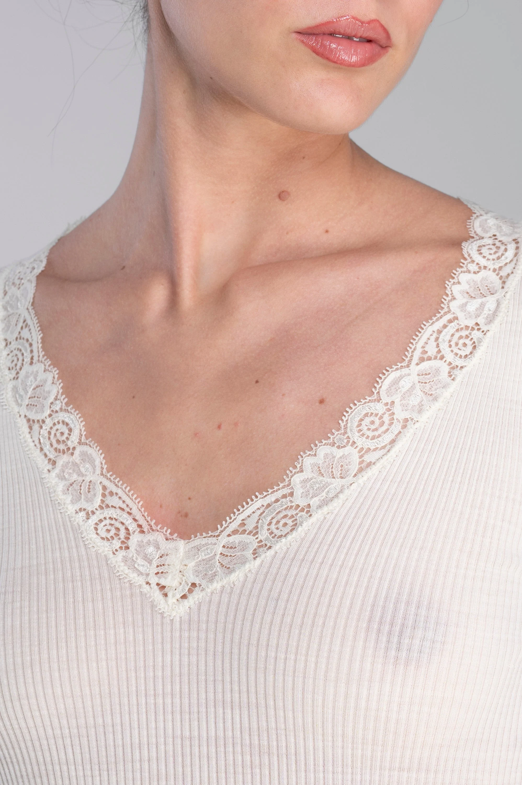 Wool and silk long sleeves shirt with leavers lace 3404 - Image 10