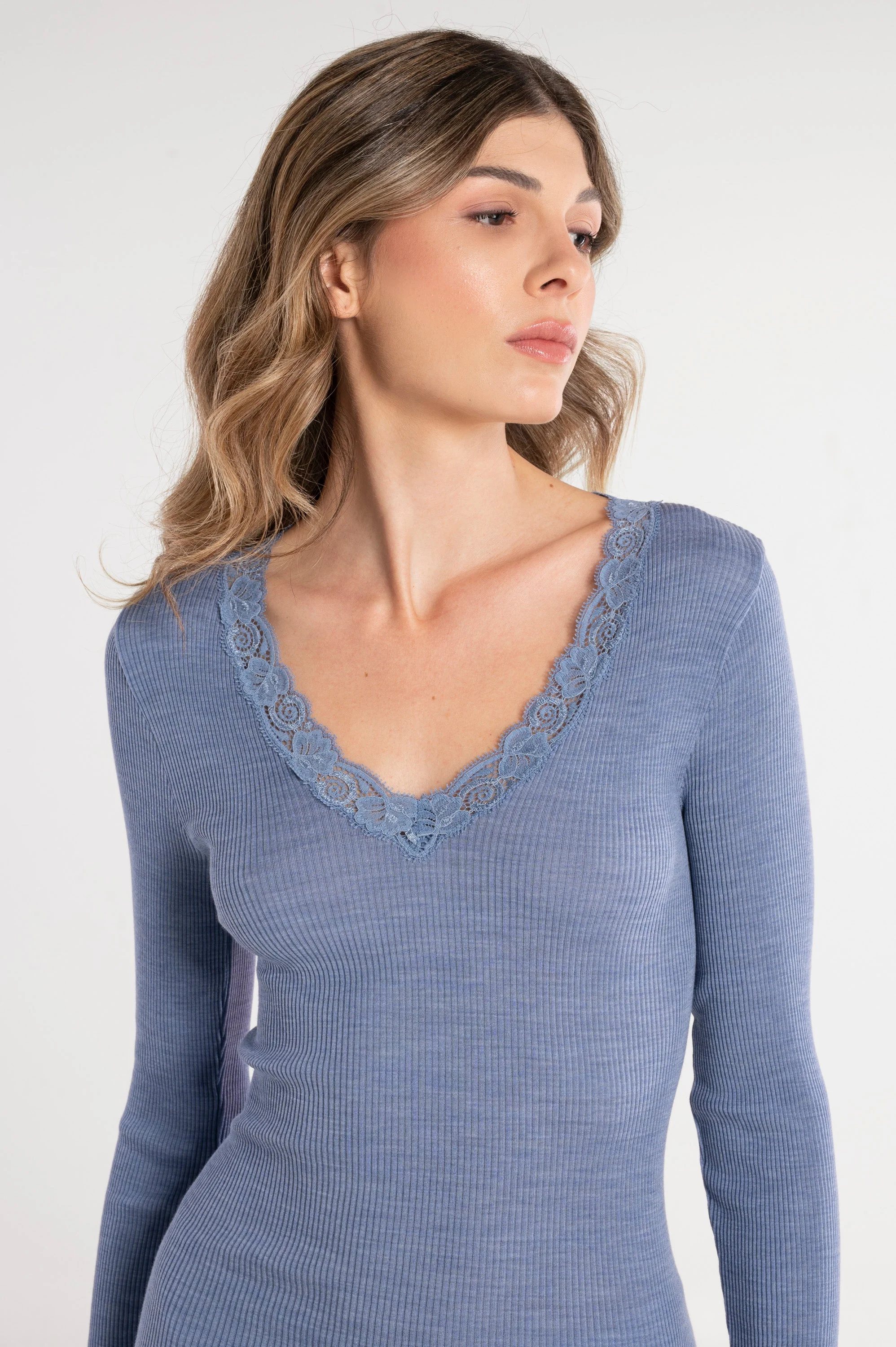 Wool and silk long sleeves shirt with leavers lace 3404 - Image 17