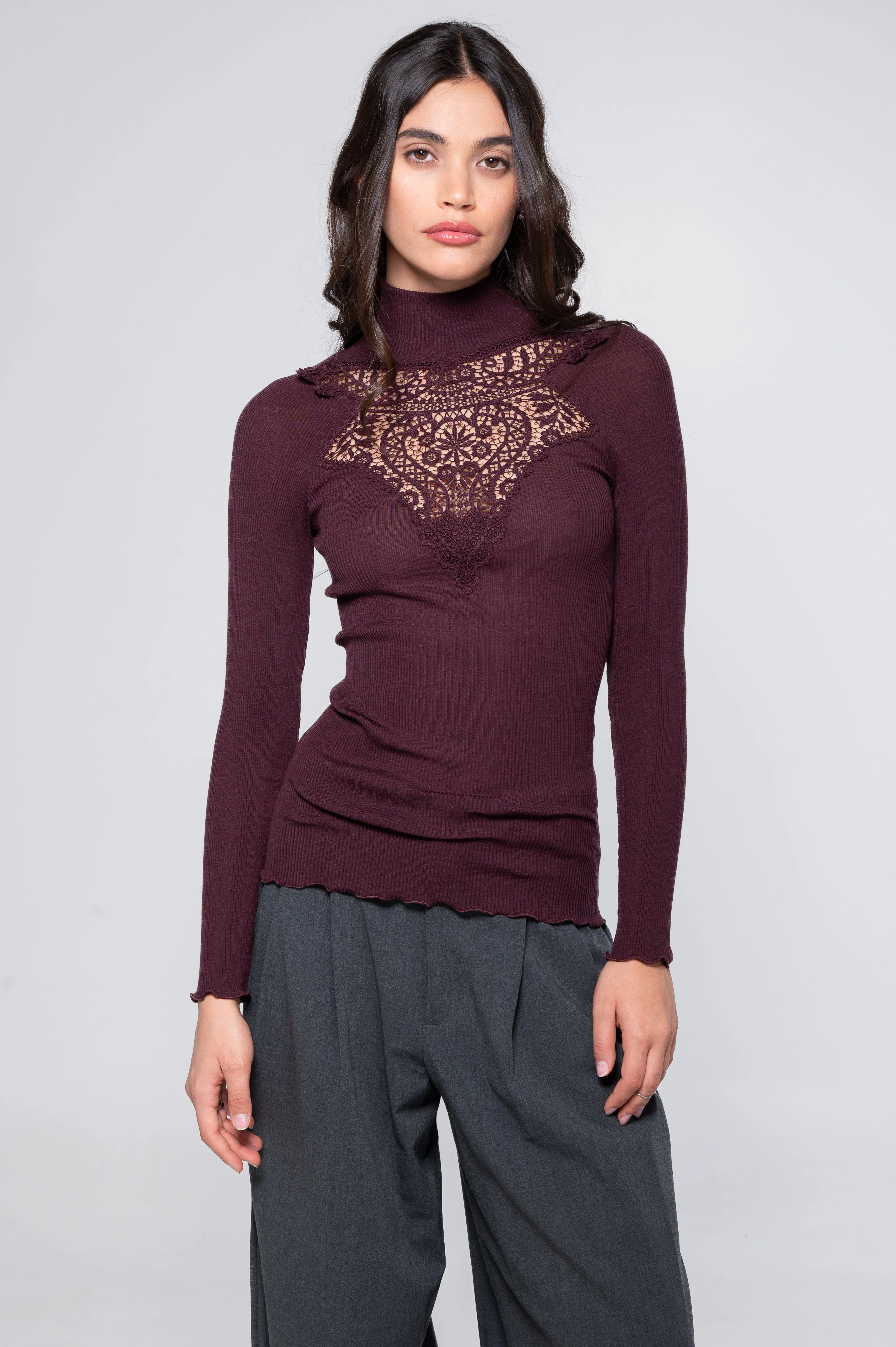 Long sleeves mock neck shirt with vintage macramé motif 7608 - Image 9