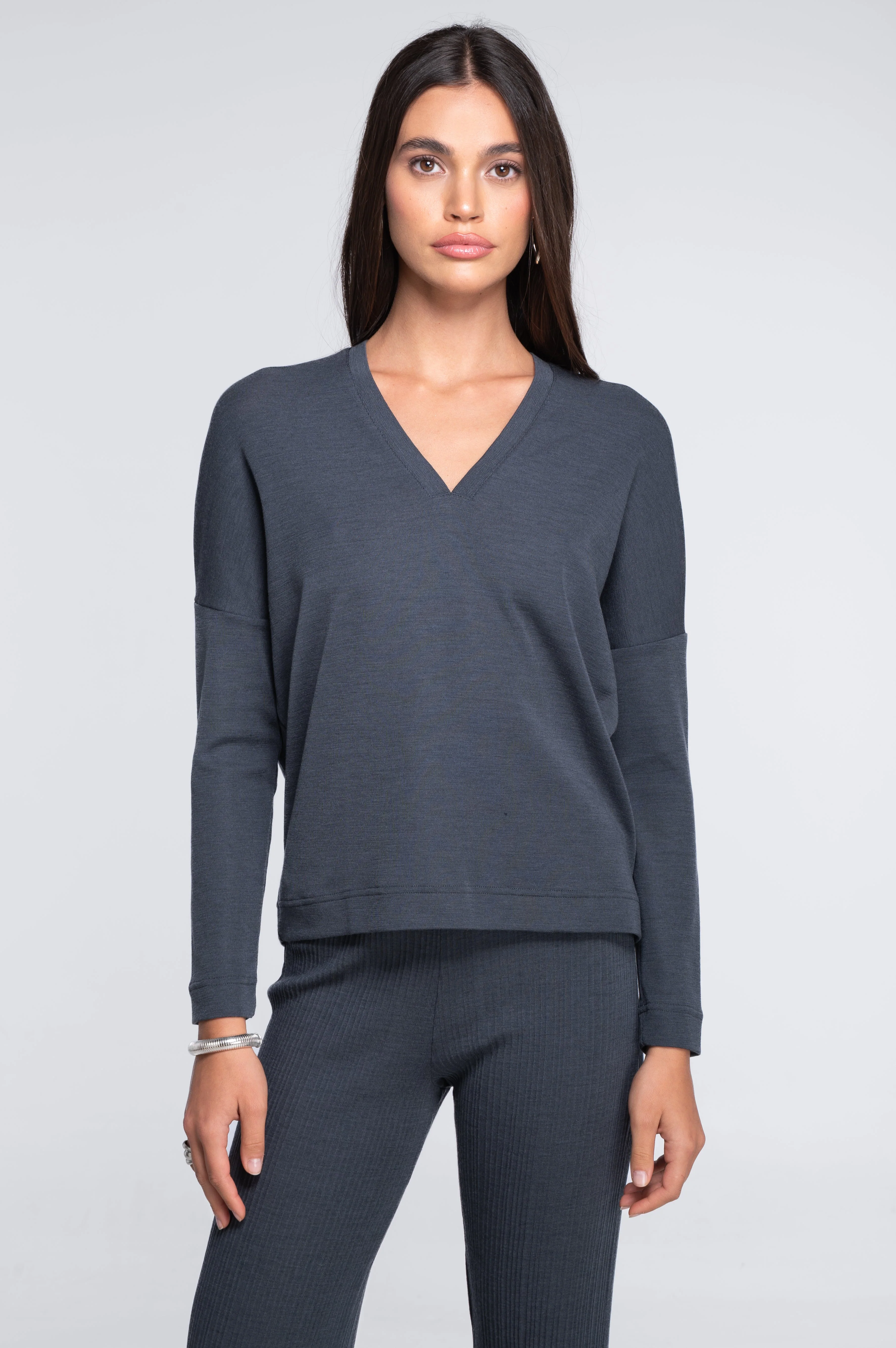 Wool and silk long sleeves V neck shirt 7636 - Image 19