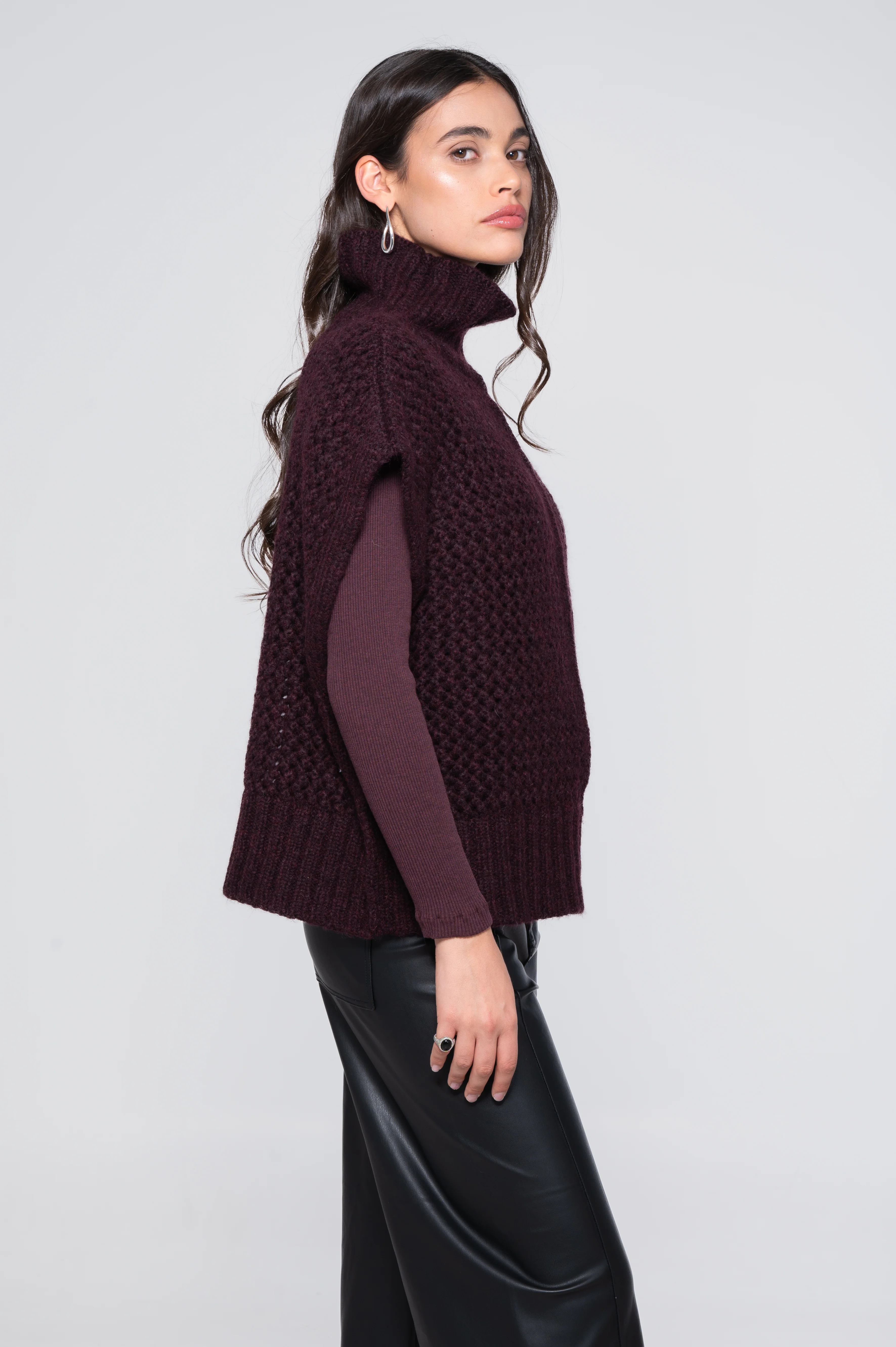 Mock neck vest in alpaca blend with openwork texture 7681 - Image 6