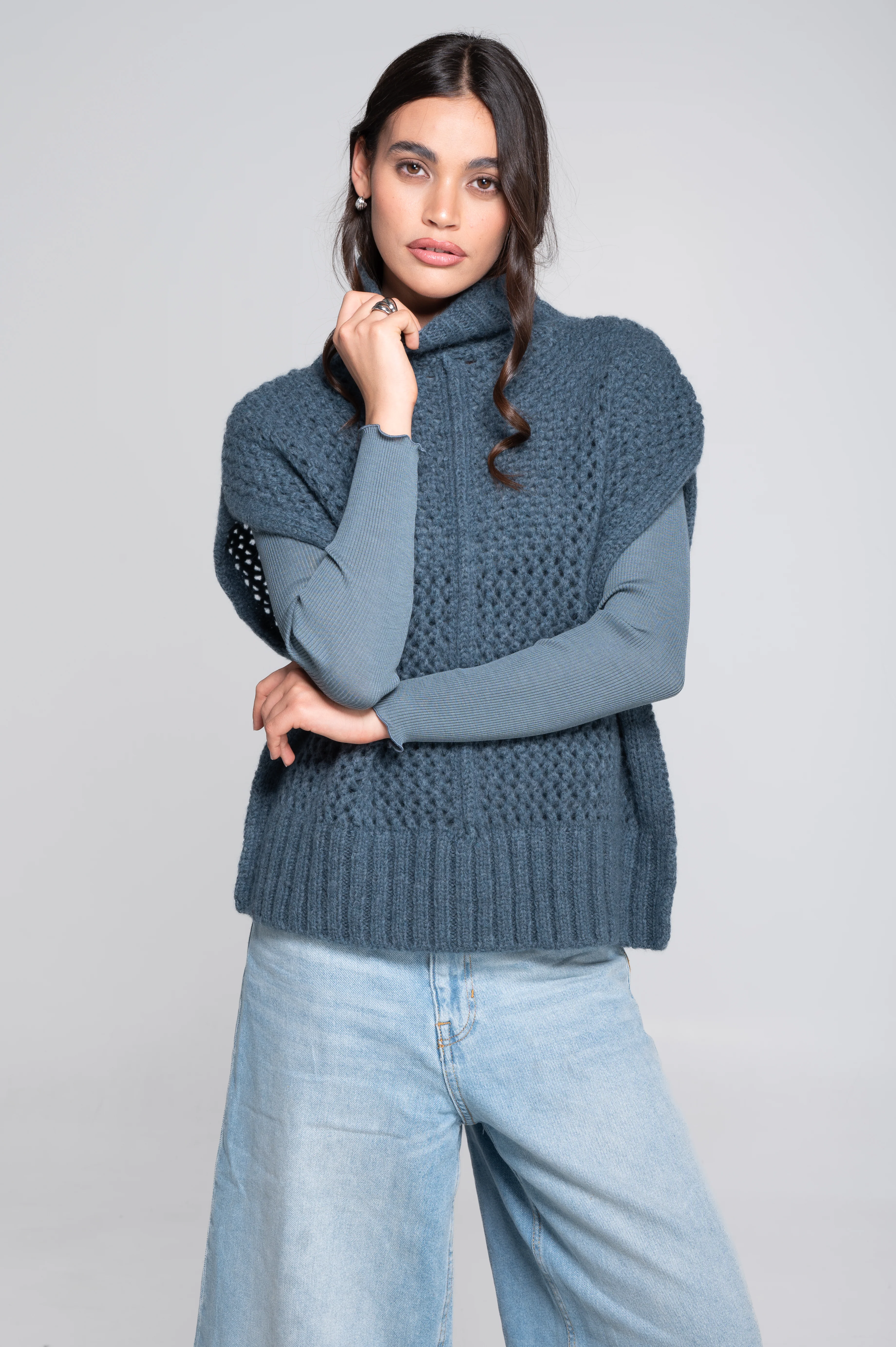Mock neck vest in alpaca blend with openwork texture 7681 - Image 8