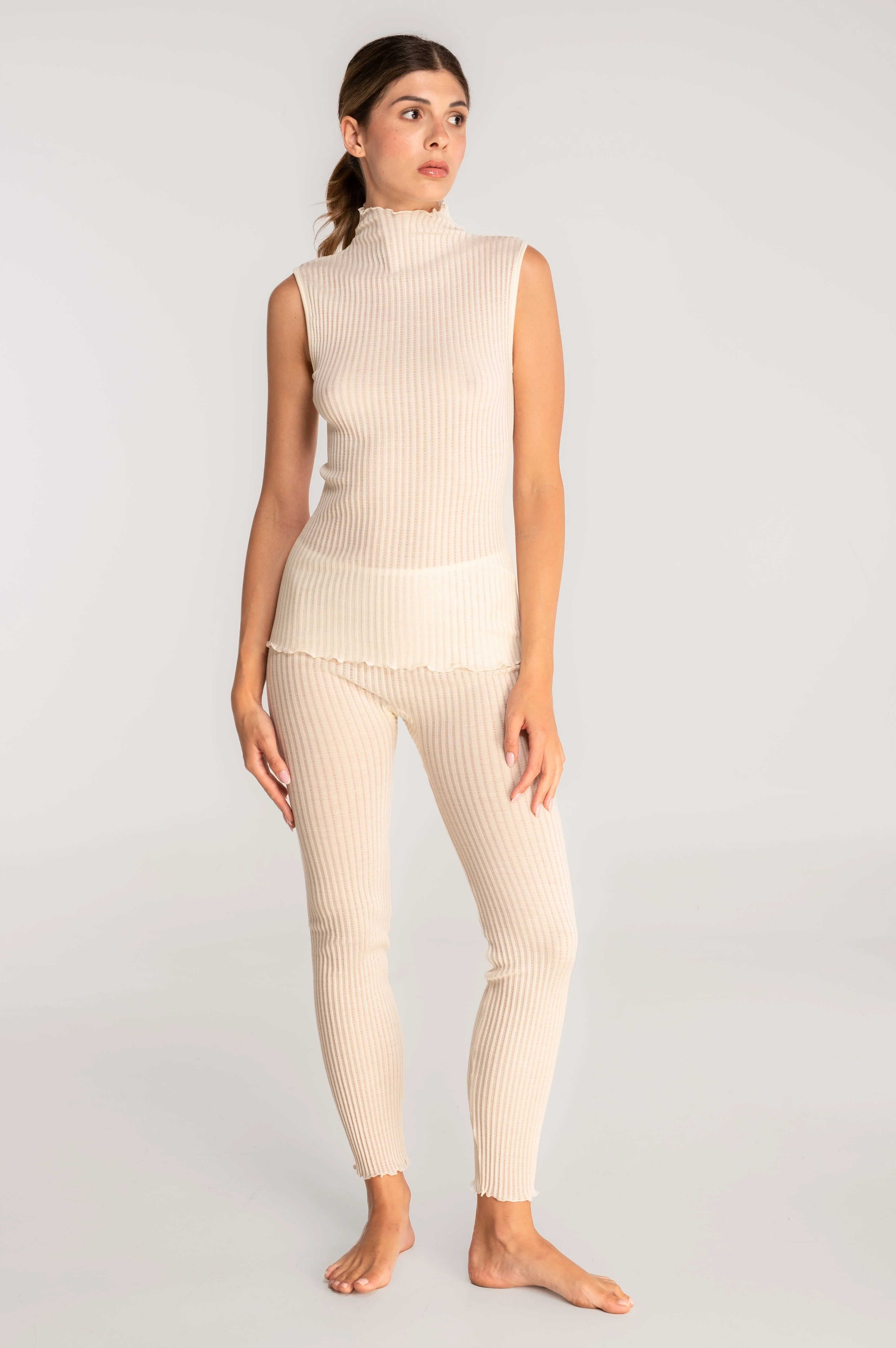 Sleeveless mock neck top in ajouré wool and silk 7492 - Image 16