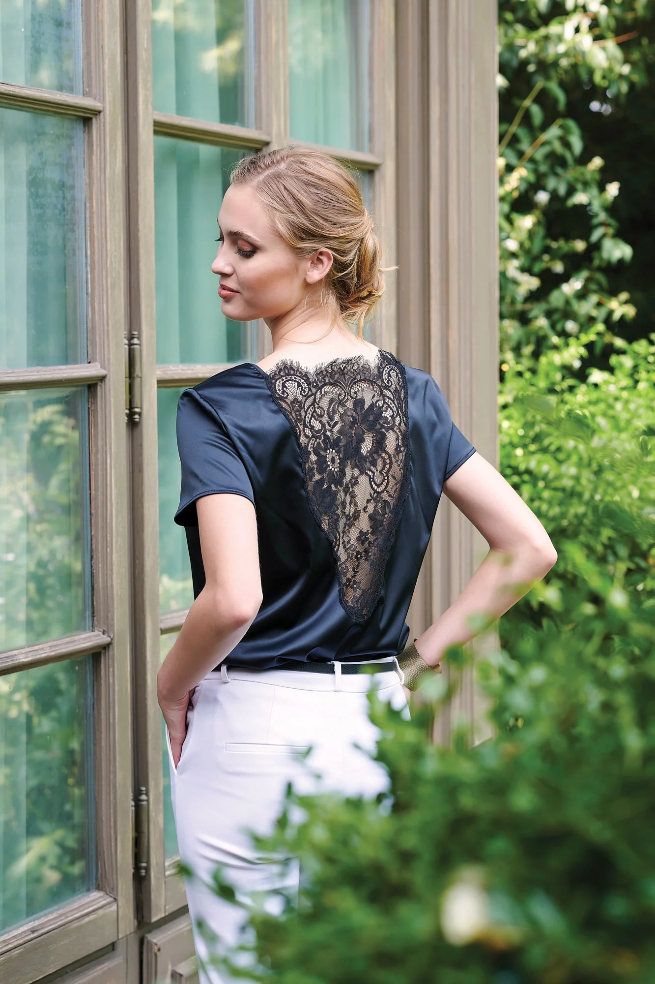 T-shirt in viscose with chantilly lace 1419 - Image 5