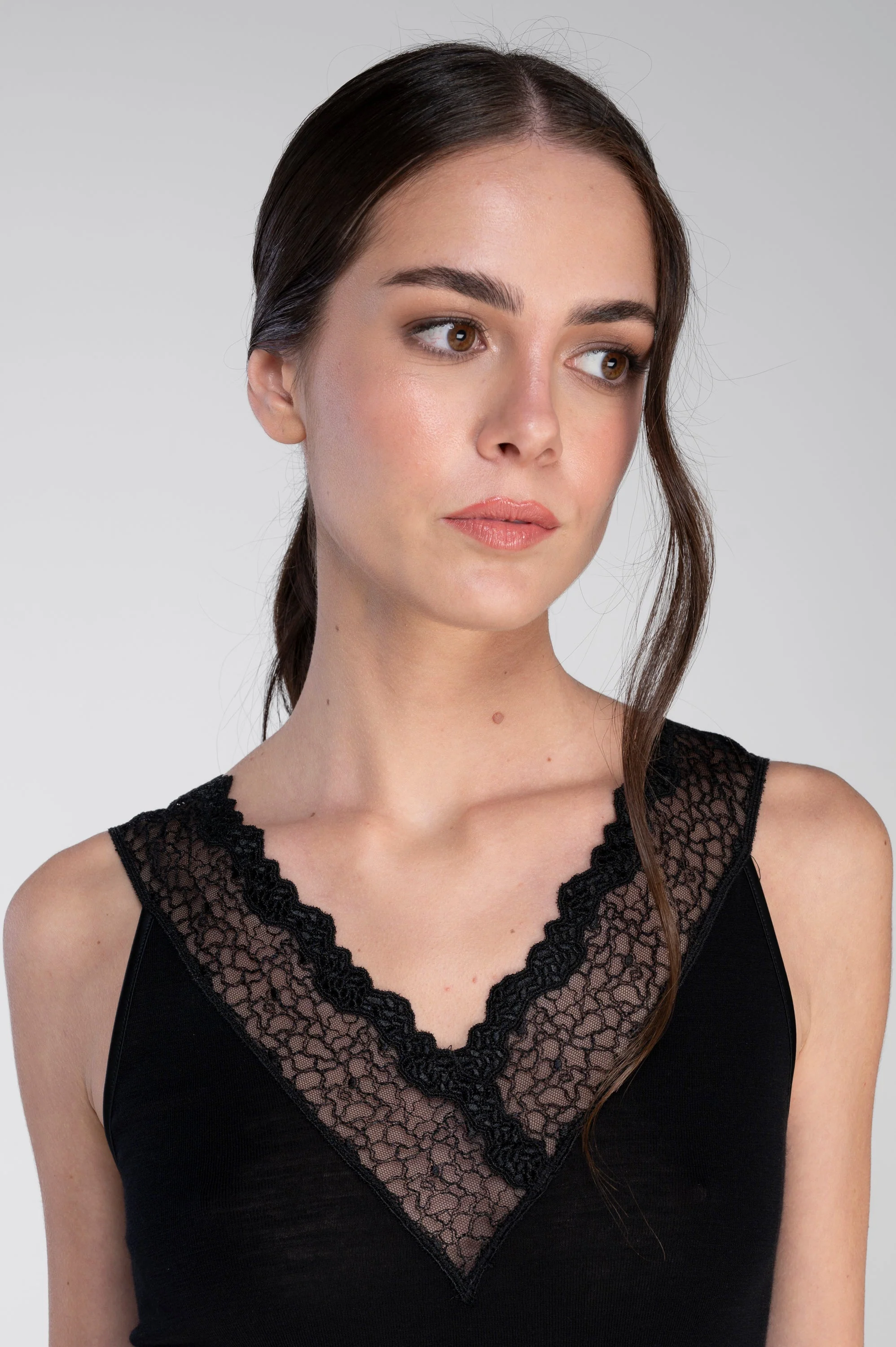 Wool and silk tank top with embroidered tulle lace 7436 - Image 3