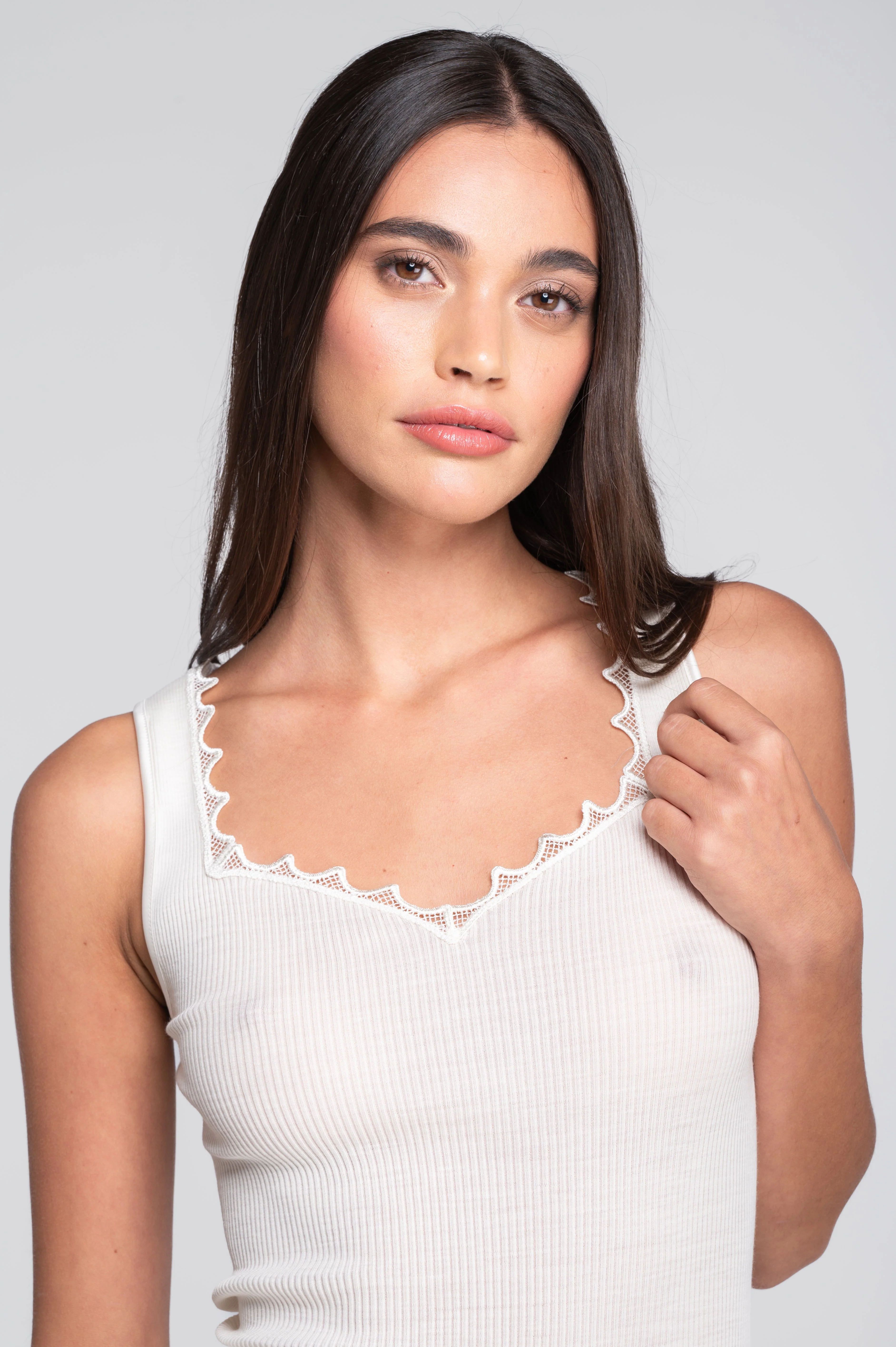 Wool and silk tank top with macramé trim 7655 - Image 7